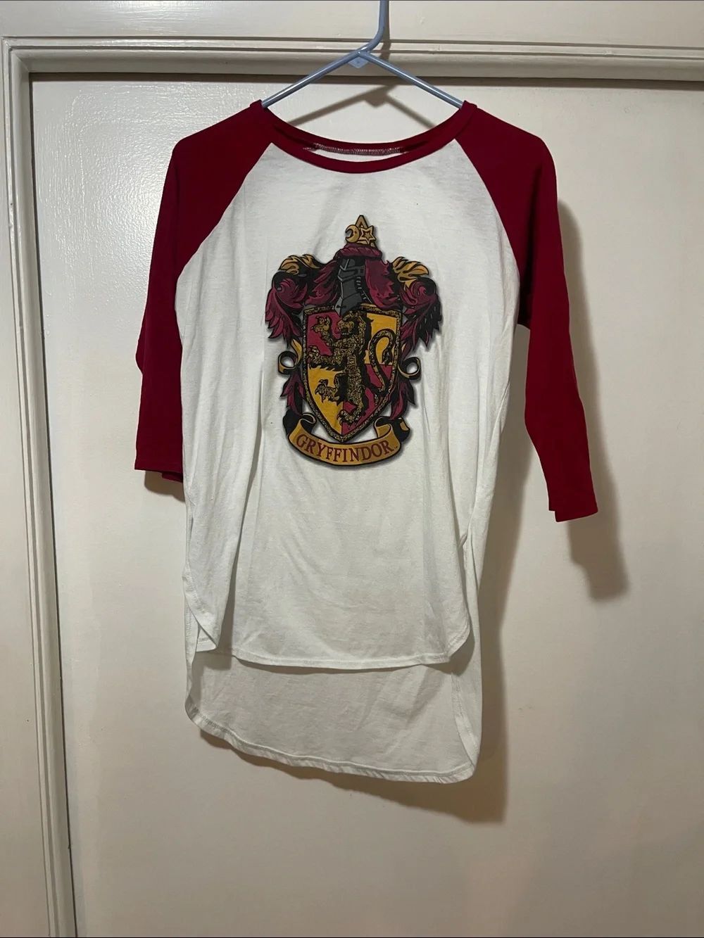 Universal Studios, Harry Potter Raglan top size small Gryffindor